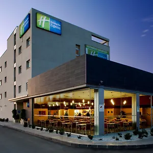 Holiday Express Airport By Ihg מלון